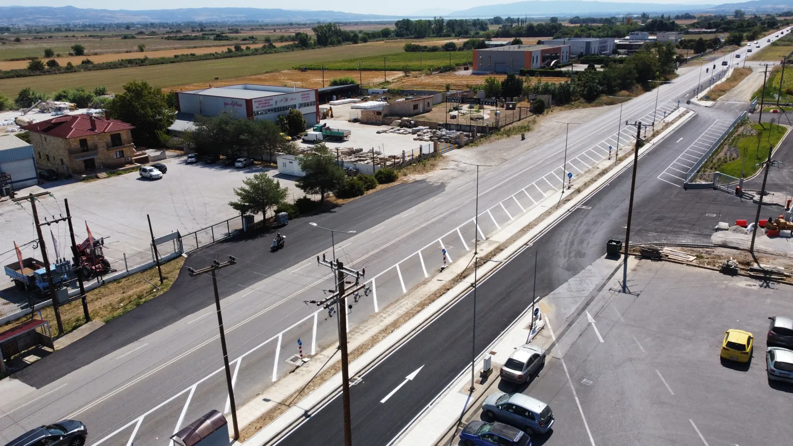 Επέκταση Κυκλοφοριακής Σύνδεσης & Κατασκευή Κόμβου — Νησίδα & κατακόρυφη σήμανση