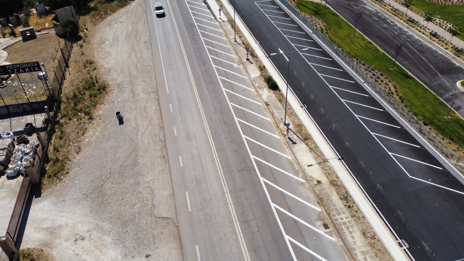 Επέκταση Κυκλοφοριακής Σύνδεσης & Κατασκευή Κόμβου — Κρασπεδόρειθρα & πεζοδρόμια